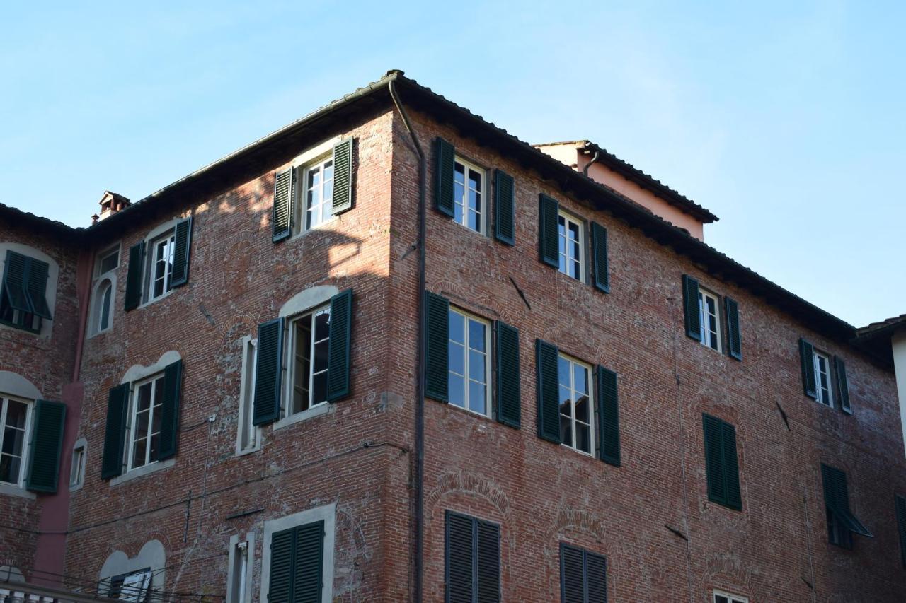 Al Carmine Apartments Towers View With Ac Lucca Kültér fotó