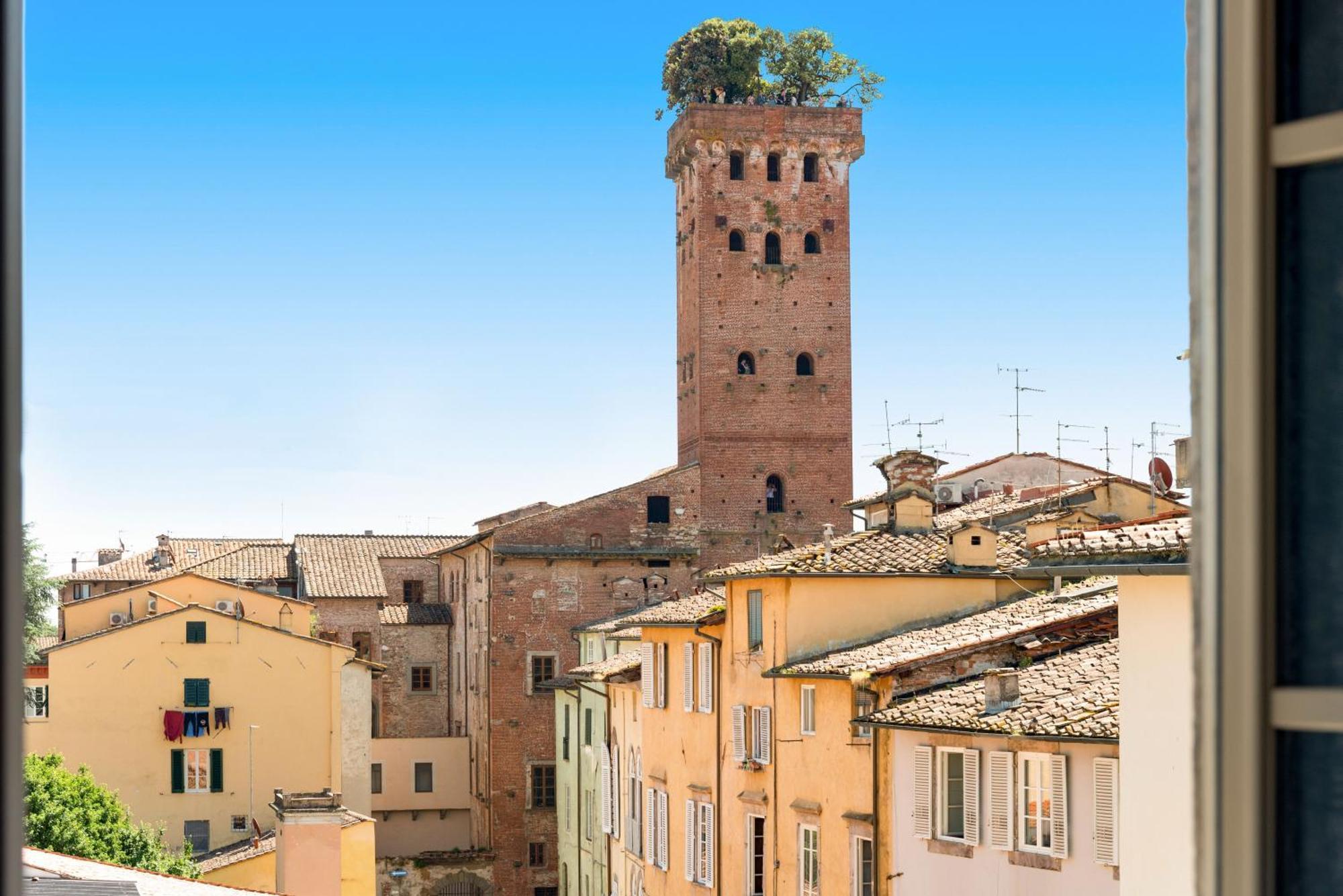 Al Carmine Apartments Towers View With Ac Lucca Kültér fotó